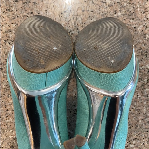 Turquoise Enzo Angiolini heels - Picture 9 of 11